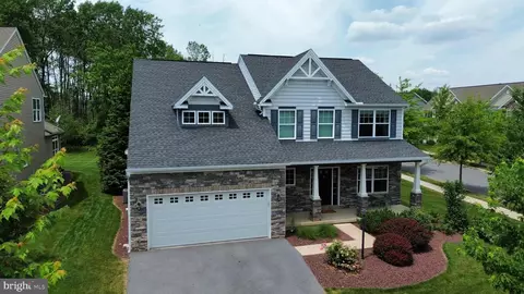 1754 Woodledge Dr, State College, PA 16803