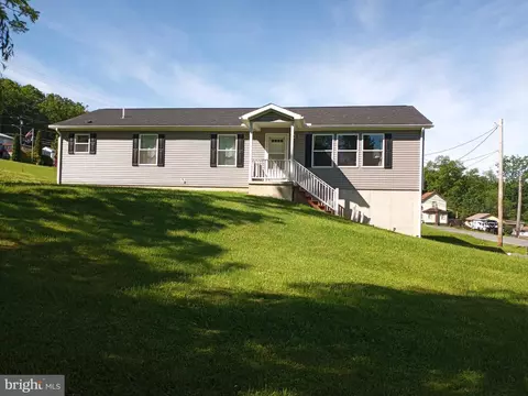 171 W Oak St, Port Matilda, PA 16870