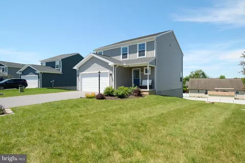 96 Gwenedd Ln, Pleasant Gap, PA 16823