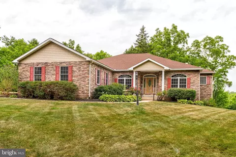 120 Treetops Dr, State College, PA 16801
