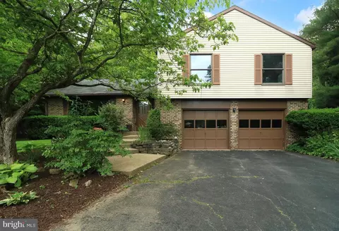 485 Cricklewood Dr, State College, PA 16803