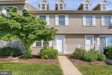 106 Birchtree Ct, State College, PA 16801