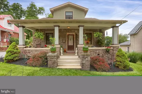 390 S Main St, Pleasant Gap, PA 16823