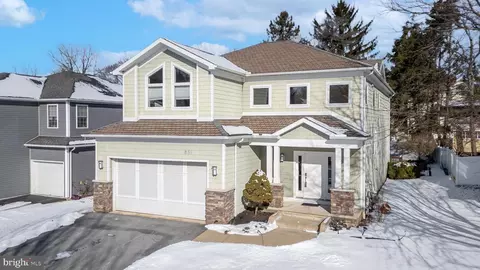 851 Willard St, State College, PA 16803