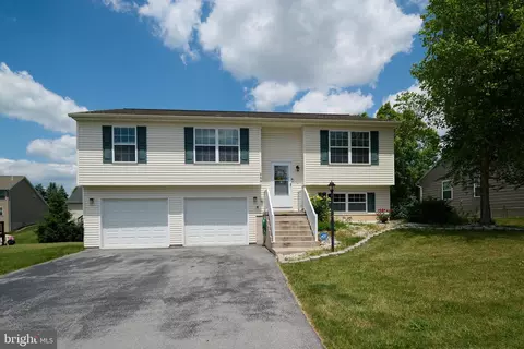 259 Gwenedd Ln, Pleasant Gap, PA 16823