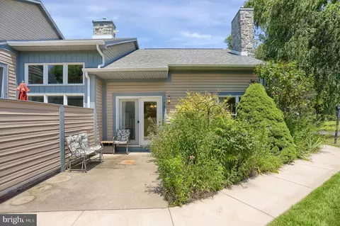 702 Tussey Ln, State College, PA 16801