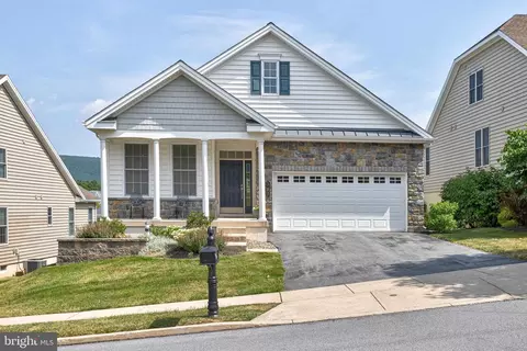 387 Beacon Cir, Boalsburg, PA 16827