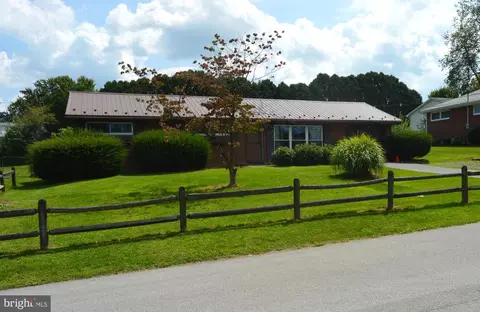 138 Suburban Ave, State College, PA 16803