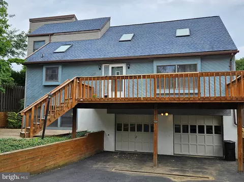 1113 Bayberry Dr, State College, PA 16801