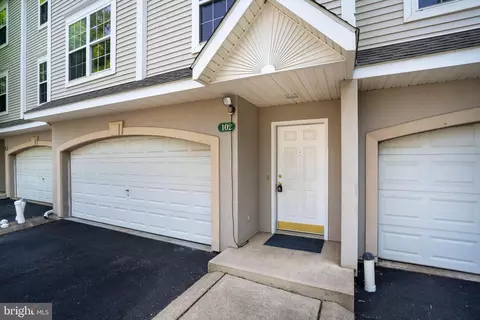 102 Kenley Ct, State College, PA 16803