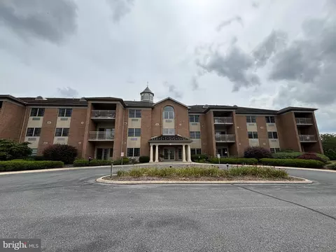 305 Village Heights Dr #222, State College, PA 16801