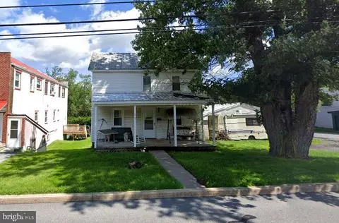 215 S Main St, Pleasant Gap, PA 16823