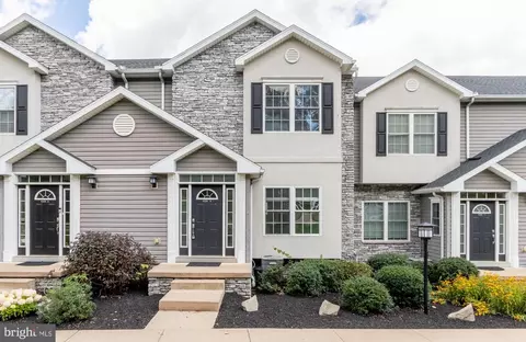 688 Oakwood Ave # B, State College, PA 16803