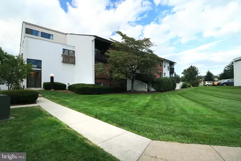 800 Stratford Dr #35, State College, PA 16801