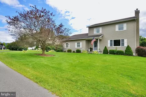 1054 E Springfield Dr, Bellefonte, PA 16823