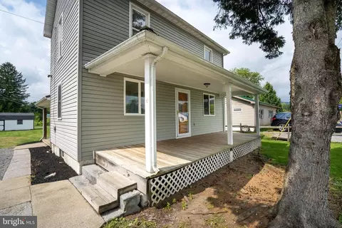 Exterior - 302 High St, Milesburg, PA 16853 photo 4 of 7