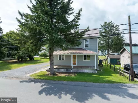 Exterior - 302 High St, Milesburg, PA 16853 photo 2 of 7