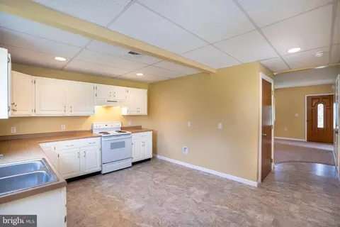 Entry Way - 302 High St, Milesburg, PA 16853 photo 1 of 5