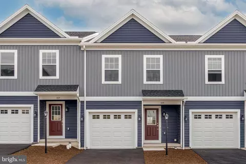 159 Highpoint Park Dr, Pleasant Gap, PA 16823