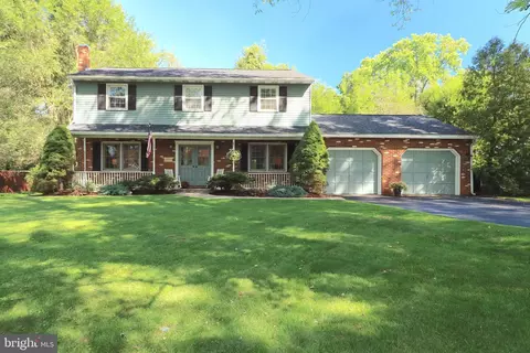 1281 Parkwood Dr, Bellefonte, PA 16823