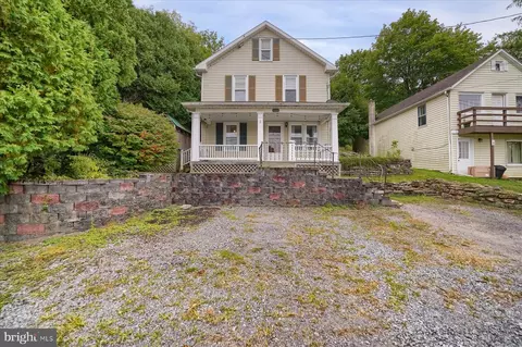 107 Limestone St, Milesburg, PA 16853