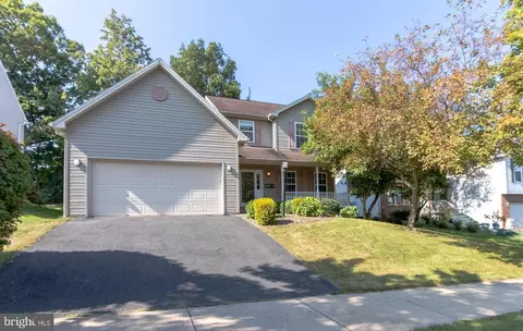 776 Tanager Dr, State College, PA 16803