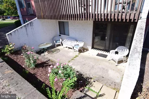 806 Stratford Dr #14, State College, PA 16801
