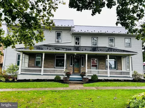 220 W Aaron Sq, Aaronsburg, PA 16820