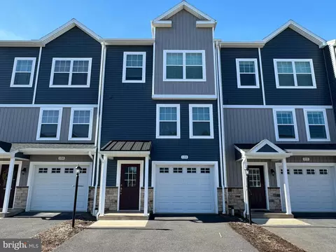 110 Amicus Dr, Port Matilda, PA 16870