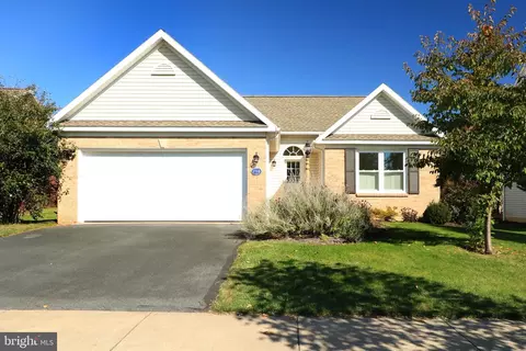 716 Tanager Dr, State College, PA 16803