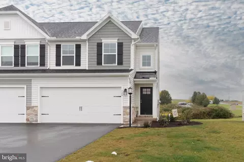 120 Magnolia Ln, State College, PA 16803
