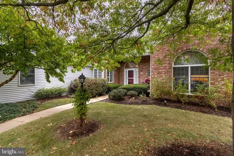 109 Colonial Ct, State College, PA 16801