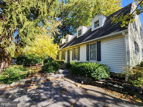 528 Holly Aly, State College, PA 16801