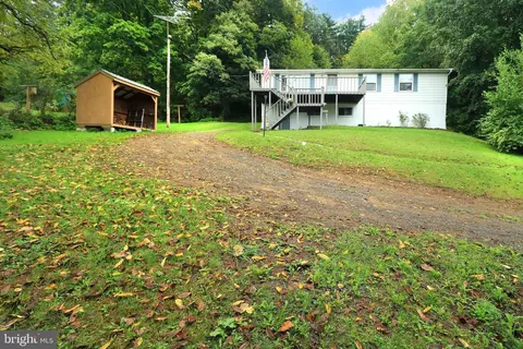 128 Chestnut St, Spring Mills, PA 16875