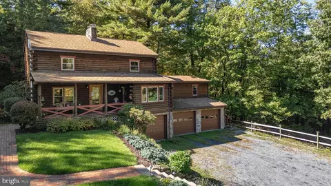 618 S Academy St, Boalsburg, PA 16827