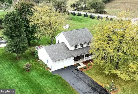 1009 E Springfield Dr, Bellefonte, PA 16823 photo 2