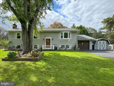 915 Houserville Rd, State College, PA 16801