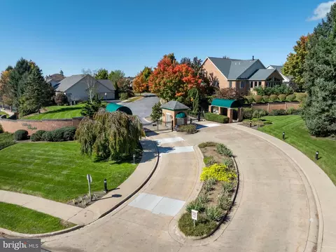 305 Village Heights Dr #221, State College, PA 16801