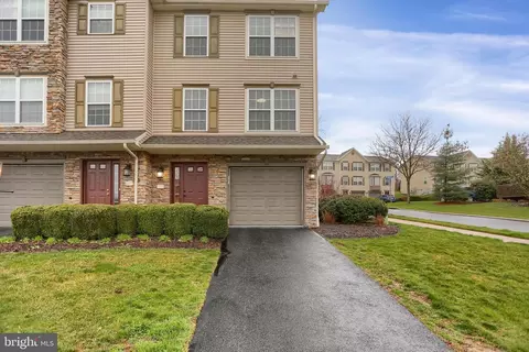 109 Greenbrook Dr, Pleasant Gap, PA 16823