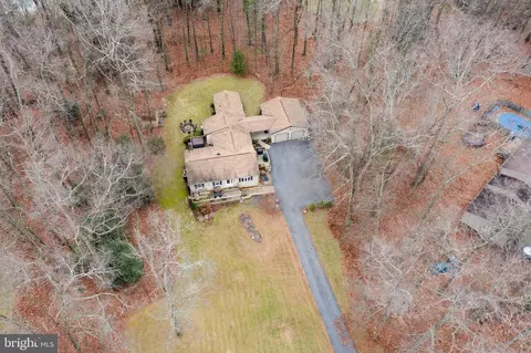 64 Charlotte St, Port Matilda, PA 16870