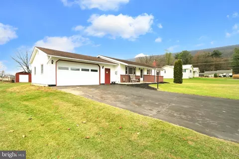 110 Kreitzer Ave, Centre Hall, PA 16828