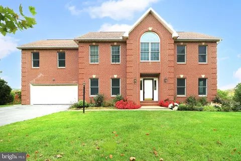 360 Glengarry Ln, State College, PA 16801