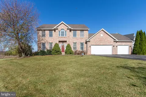 301 Lois Ln, State College, PA 16801
