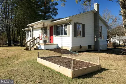 1329 Houserville Rd, State College, PA 16801