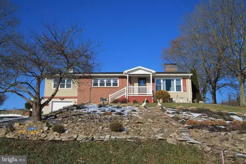 1639 Houserville Rd, State College, PA 16801