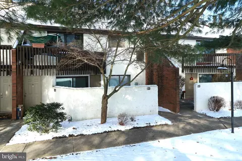 810 Stratford Dr #12, State College, PA 16801