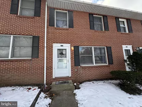 1530 Blue Course Dr, State College, PA 16801