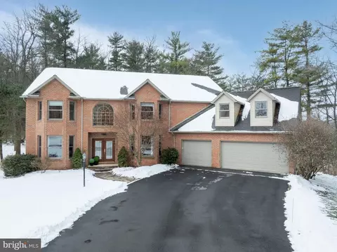 1477 Ridge Master Dr, State College, PA 16803