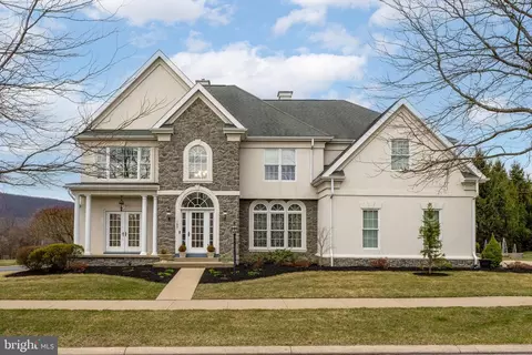 109 Mccann Dr, State College, PA 16801