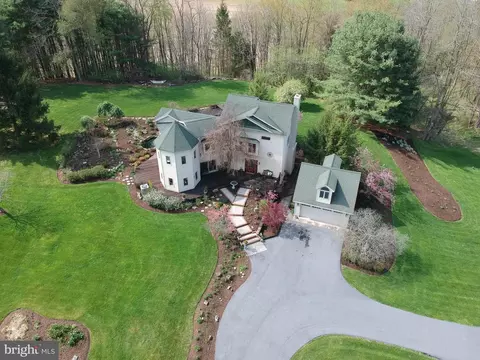 256 Blackberry Hl, Port Matilda, PA 16870